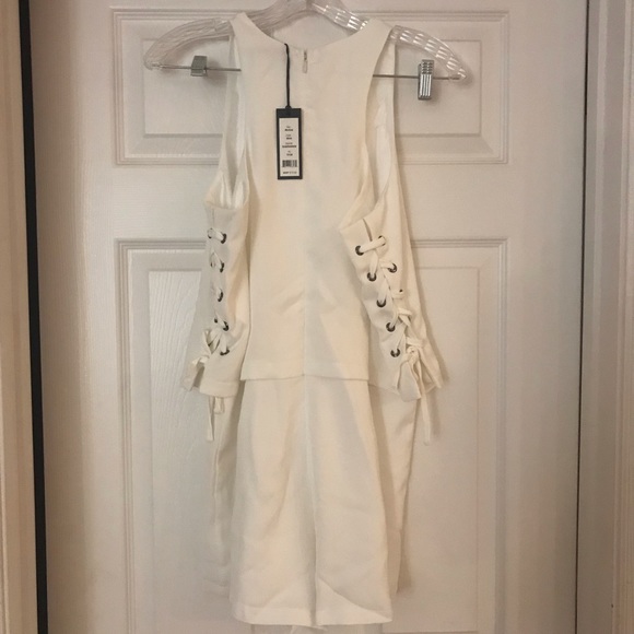 Romeo and Juliet White Romper Jumper Medium White Lace Up One Piece Shorts - Picture 6 of 7